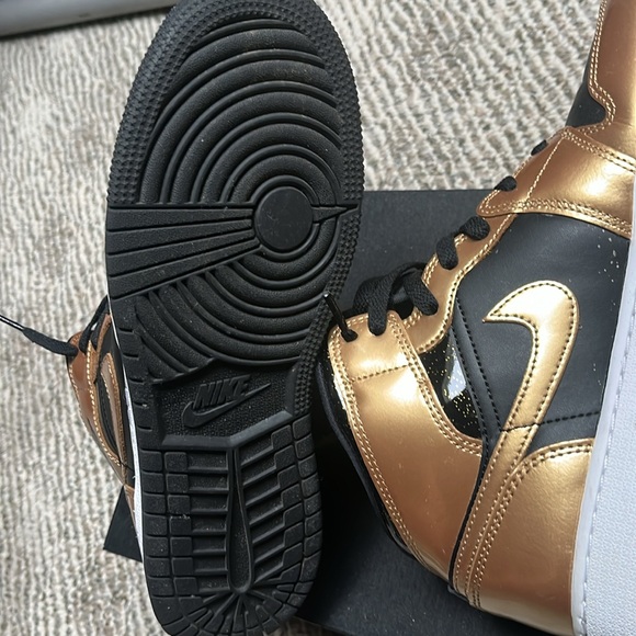 Nike - Picture 5 of 7